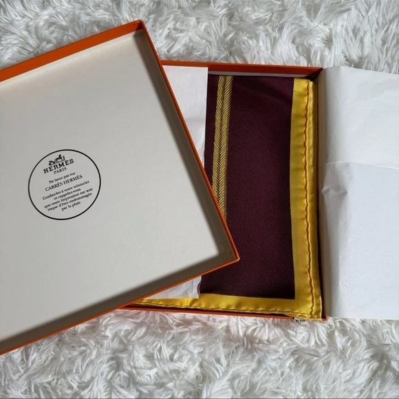 💎🔥Hermes silk scarf "LES ARMES DE PARIS 💎🔥 - Picture 2 of 11